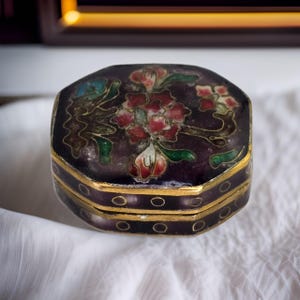 Antique Chinese Cloisonne Pill Box Antique Snuff Box Cloisonne Trinket Box Chinese Antique Ring Box Tiny Jewelry Box Small Floral Brass Box