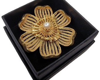 Signed Kramer Brooch Vintage Kramer Pin Gold Tone Vintage Pearl