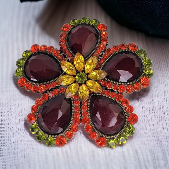 Broche Vintage Fleur élégante Rouge à Cristaux Strass - Neuf Sans Emballage
