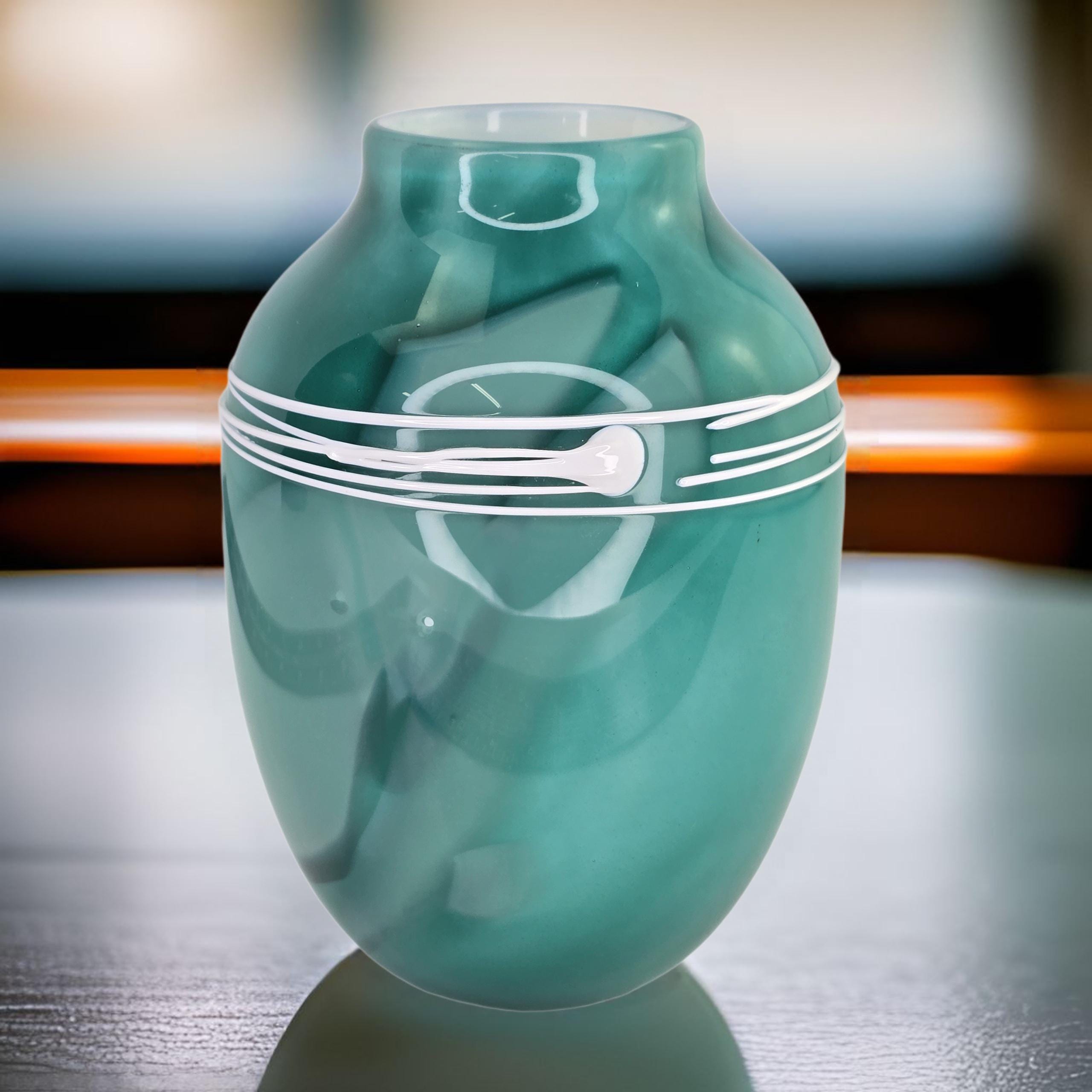 岩田　ガラス　優しい青　銀箔　工房　作家１点もの　花器　アート 岩田 ガラス 優しい青 銀箔 工房 作家1点もの 花器 アート 【公式通販】