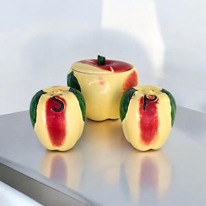 Vintage Hull Pottery Blushing Apple Spisset Fettburk Salt- och pepparkarset Hull Apple Set Midcentury Farmhouse Köksinredning Äpplen