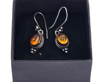 Orecchini pendenti in argento sterling 925 con ambra baltica color