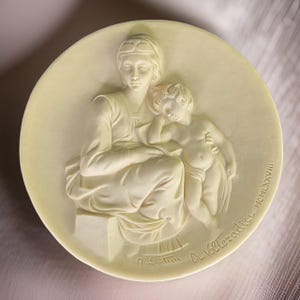 Vintage Madonna and Child Art Mother Mary and Jesus Wall Art Madonna Pensosa 3D Relief Wall Plate Religious Gift Santini Italy Alabaster Art