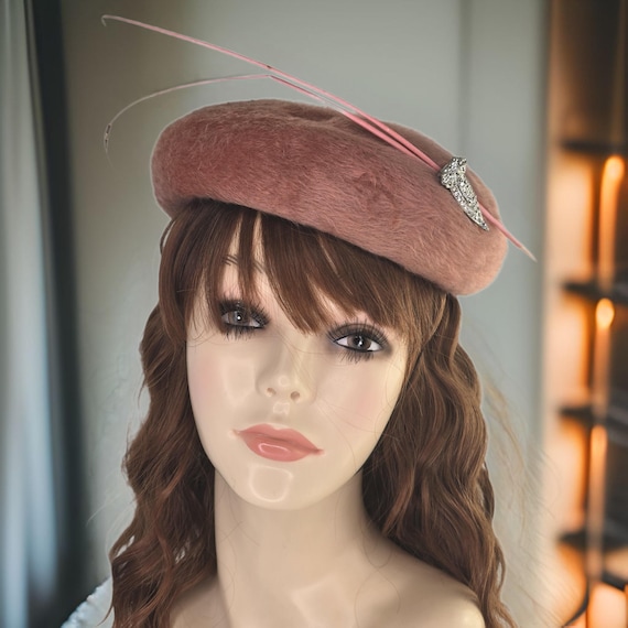 Vintage Pink Fur Hat Midcentury Womens Pink Winter Hat  display picture 3