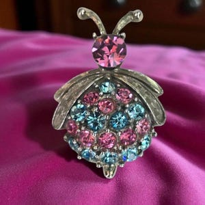 Broches coccinelle sept étoiles en strass pour femmes