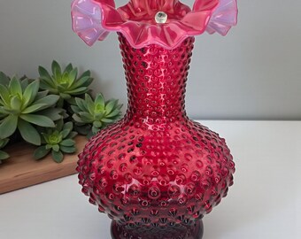 フェントン　ヴィンテージ 　ホブネイル　クランベリーガラス花瓶 ヴィンテージ フェントン クランベリー オパールセント ホブネイル花瓶