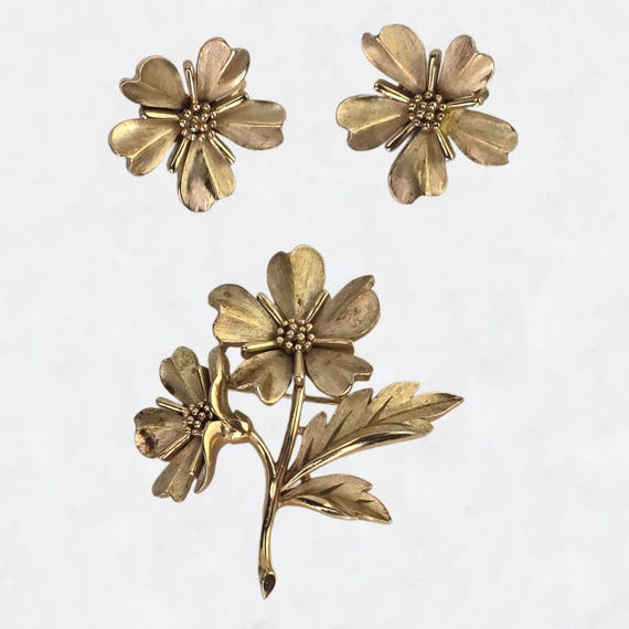 Vintage Crown Trifari Jewelry Set Gold Tone Vintage Trifari