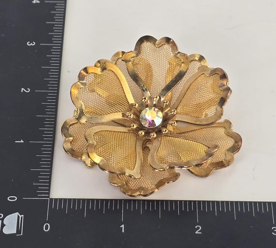 Broche Vintage Dorée Forme Fleur Avec Strass - 4,5 Cm - Occasion Bon état