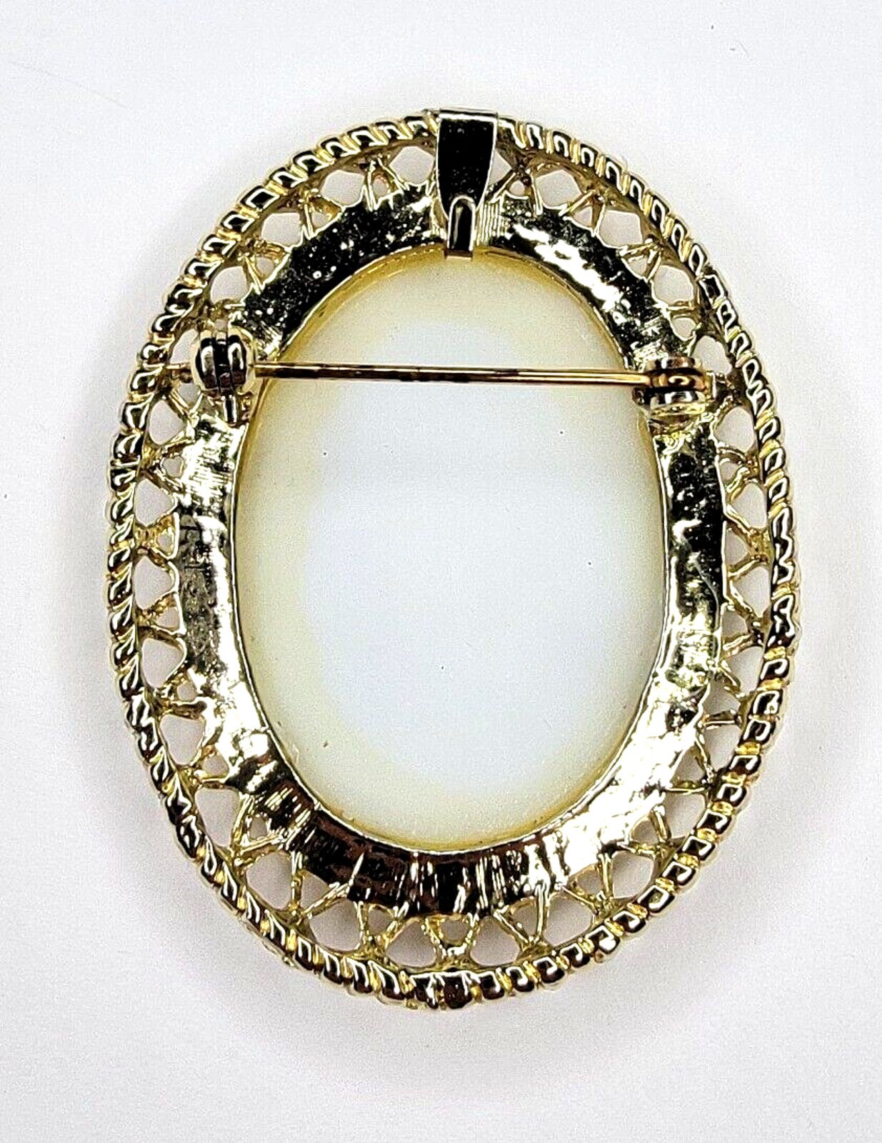 Broche Vintage Or Avec Porcelaine Ovale Décor Fleur - Modèle 3462, Occasion