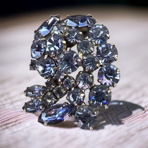 Vintage Blue Rhinestone Brooch Floral Spray Pin Light Blue Brooch Retro Fashion Jewelry Midcentury Brooch Blue Statement Jewelry Vintage