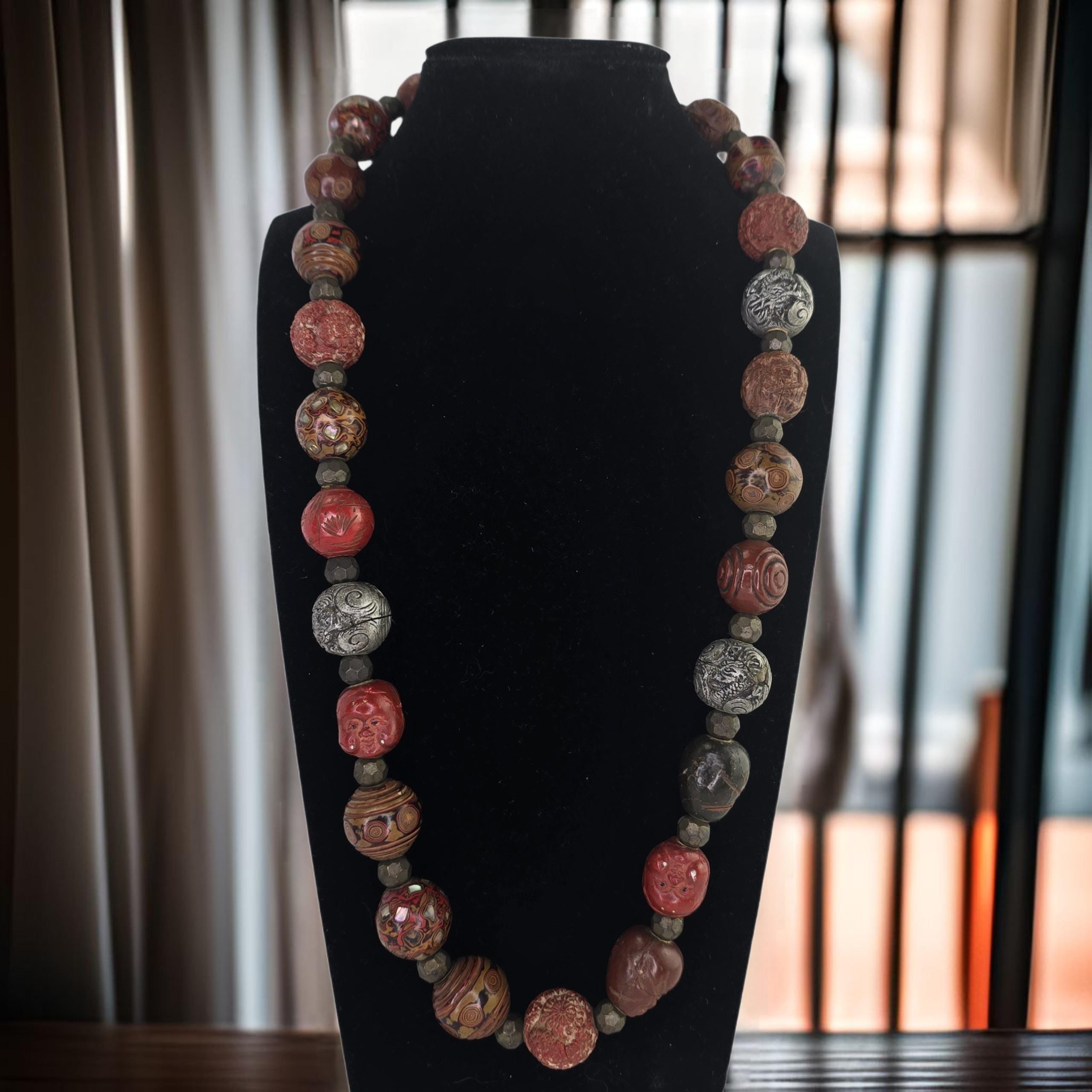 Antique Beaded Ojime Japanese Necklace Mother of Pearl Inlay Carved
