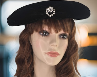 Black Beret with Silver Accents Dolls Kill | Accessories | Chic Black Beret With Silver  main image 3