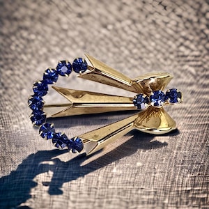 Vintage 1930s Blue Rhinestone Art Deco Brooch Vintage Gold Tone Geometric Brooch Blue Art Deco Rhinestone Brooch Gold Tone Vintage Brooch