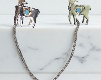 Zabytkowe klipsy z lat 30. XX wieku ze srebra próby 925 z motywem Baranka Bożego, sygnowane serduszka Miraculous Silver Chain, klips do śliniaka dla dziecka, wyjątkowe, zabytkowe klipsy do śliniaka