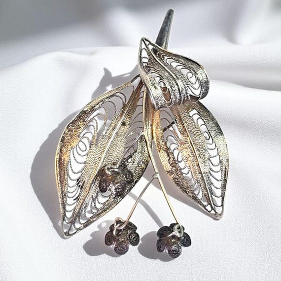 Antique Sterling Silver Filigree Trembler Flower Brooch Antique Floral Sterling Filigree Trembler Brooch Silver Filigree Flower Pin Antique
