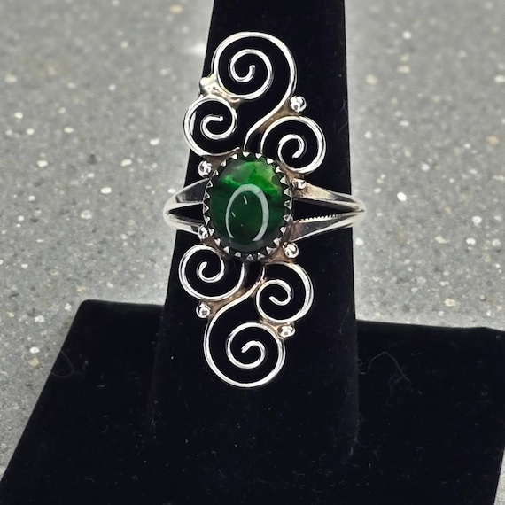 Vintage Silver925 リング【ストーン付き　キーパーリング】 Vintage Signed VO Star Sterling Silver 925 Green Prong Set
