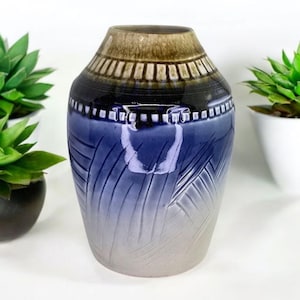 Vintage Birch Breeze signierte Studio Kunst Keramik Vase Einzigartige handgemachte blaue Keramik Wohnkultur Künstler signierte Vase Keramik blau Erdtöne