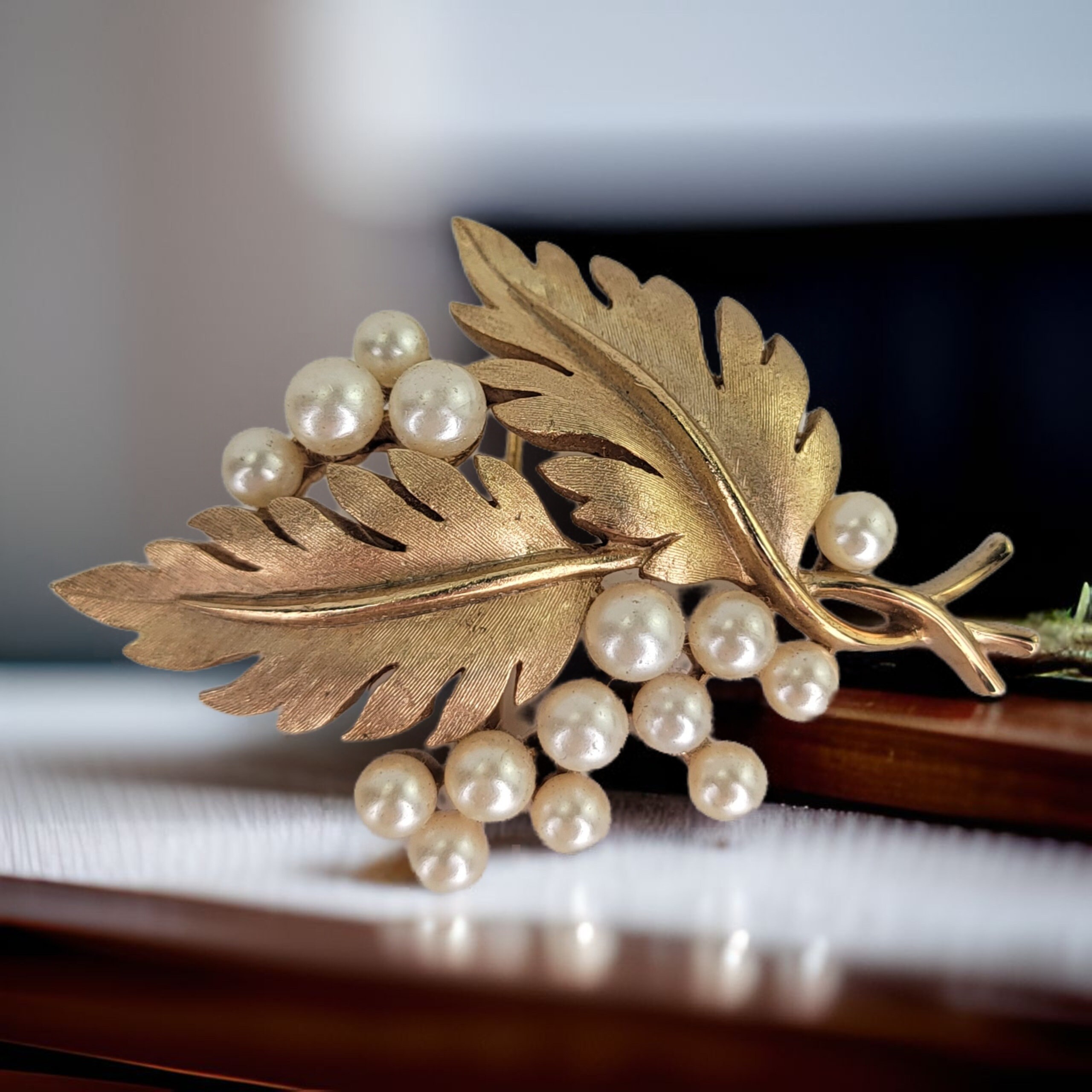 Vintage Signed Crown Trifari Brooch Vintage Gold Tone Leaves