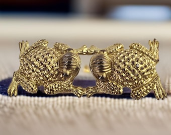 Vintage Frog Belt Buckle Gold Tone Hollywood Regency Belt Buckle Midcentury Modern Dual Frog Buckle Vintage Unique Frog Jewelry Retro Buckle