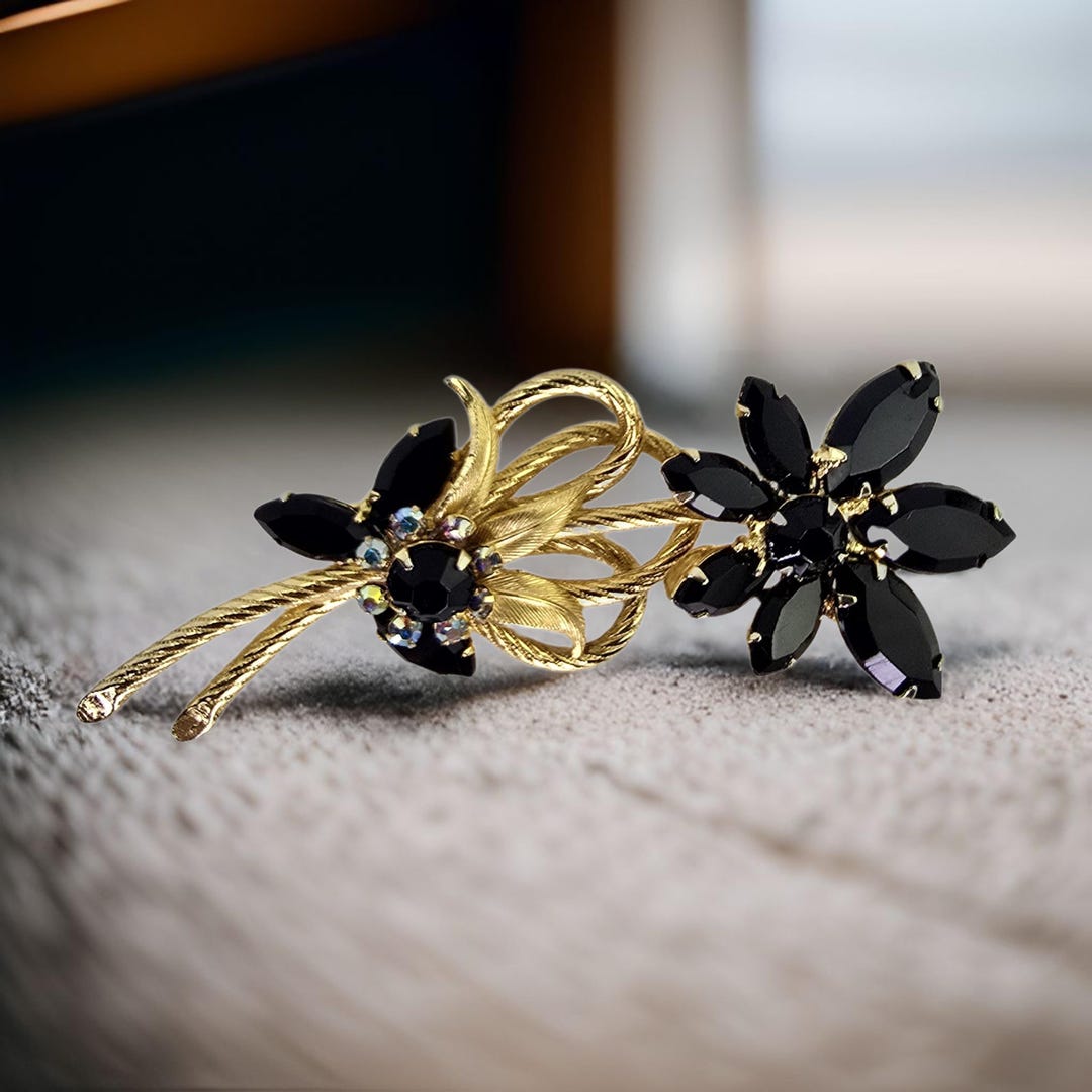 Vintage Juliana Black Flower Brooch Juliana Venus Flame Twisted