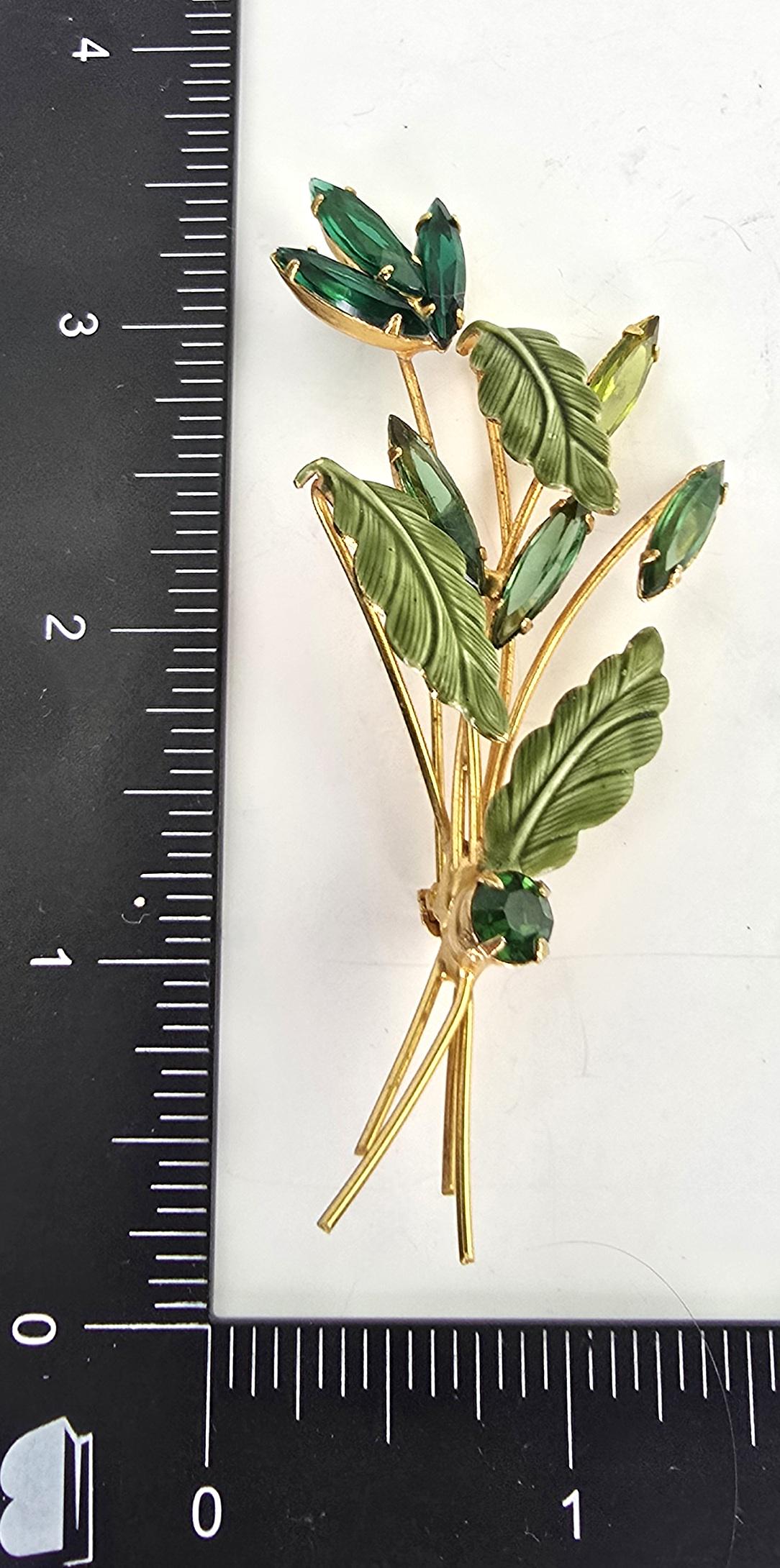 ヴィンテージグリーンフラワーブローチ、グリーンマーキスライン