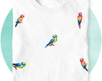 Parrot Tropical Pattern T-shirt Hawaiian Bird Graphic Tshirt Wildlife Print Mens Womens Tee Animal Unisex Crewneck Top Nature lovers Shirt