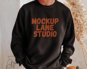 Gildan 18000-mockup mannelijk model, Gildan 18000 zwart, canva-mock, JPEG-mockup, G18000-sweatshirtmodel, Gildan-mockup herenherfstmodel