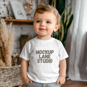 Rabbit Skins 3322 Mockup, Mockup maglietta per neonati, RS 3322 Boy Mockup, Mockup bambino piccolo, T-shirt neonato Mock, T-shirt in jersey neonato Mock per neonato