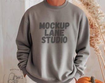 Gildan 18000 grijs herenmodel, Gildan 18000 sportgrijs, canvas mockup, G18000 mannelijk model sweatshirt mockup, Gildan-model herenherfst