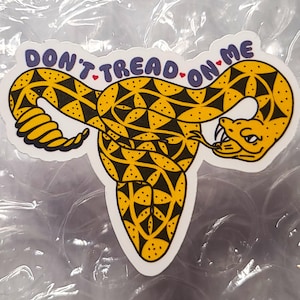 Girl Power Series - ""Don't Tread On Me"" Schlange - Handgefertigter Vinyl-Protestaufkleber."