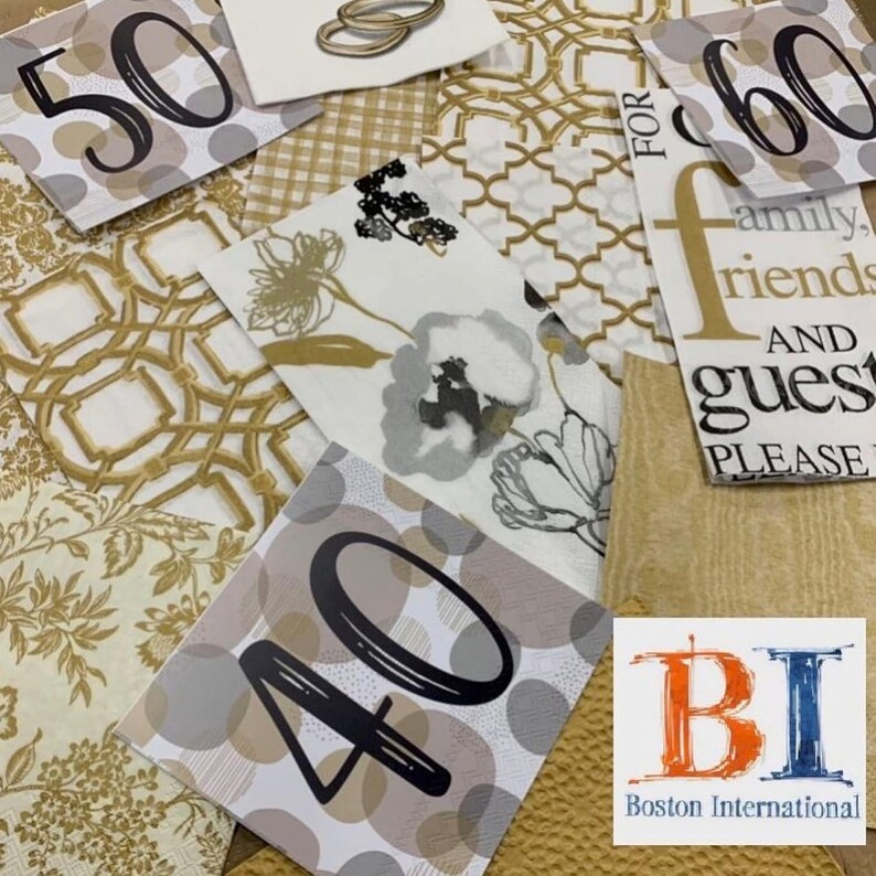 Puede incluir: Varias servilletas de papel decorativas con dise&ntilde;os florales, geom&eacute;tricos y de lunares. Las servilletas muestran los n&uacute;meros 40, 50 y 60, y el texto &laquo;For Family, Friends, and Guests, Please&raquo;. El logotipo de Boston International es visible.