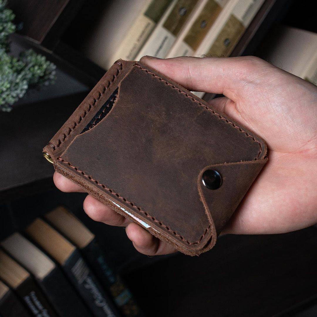 Personalized Leather Money and Credit Card Clip. Photo on the Etsy