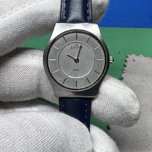 Danish Design Ladies Watch - Etsy display picture 2
