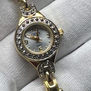Vintage GVNY Ladies Gold-Tone Crystal Watch | Elegant Quartz Timepiece