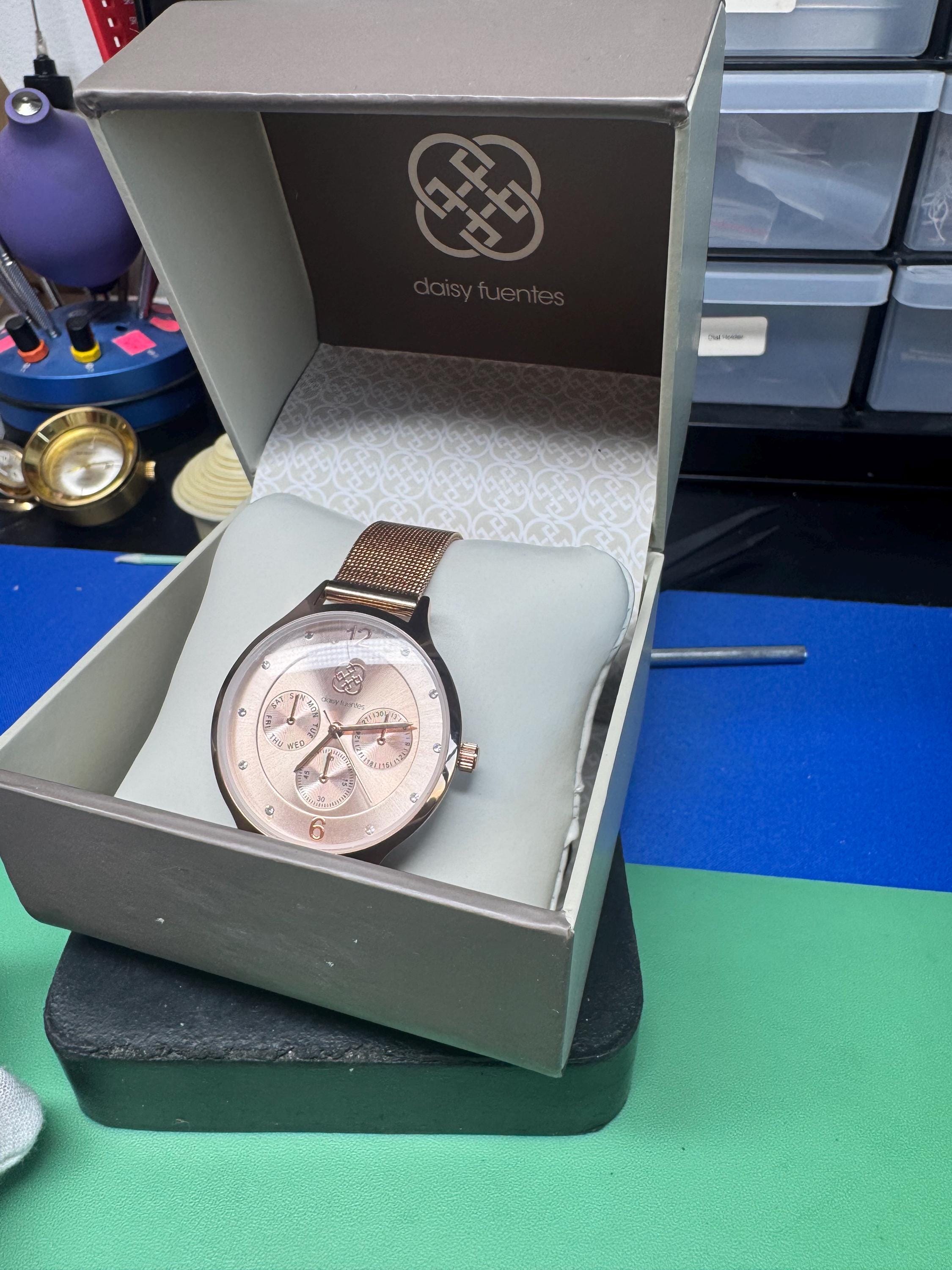 Vintage Daisy Fuentes Rose Gold Watch – Box & Papers 
