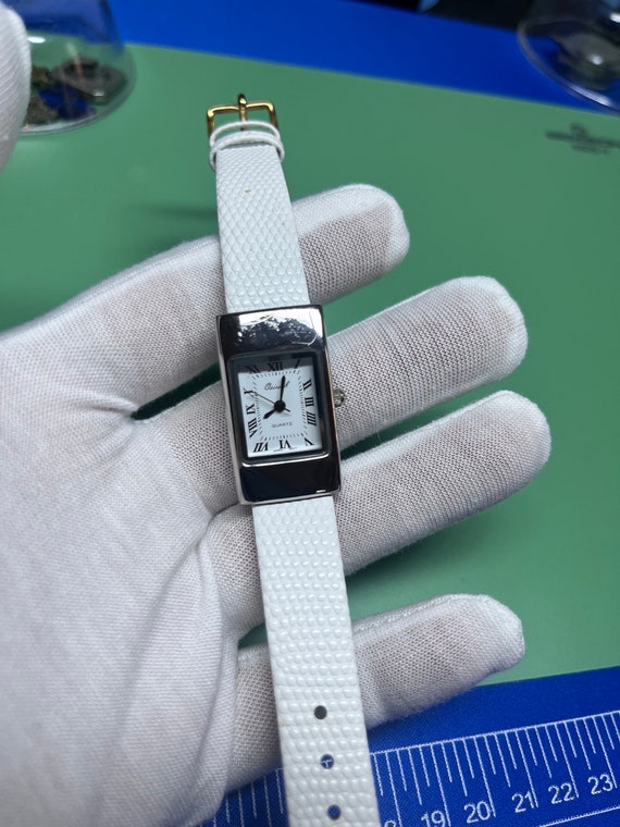 Vintage White Watch: Dainty Leather Band, New Bat… - image 9