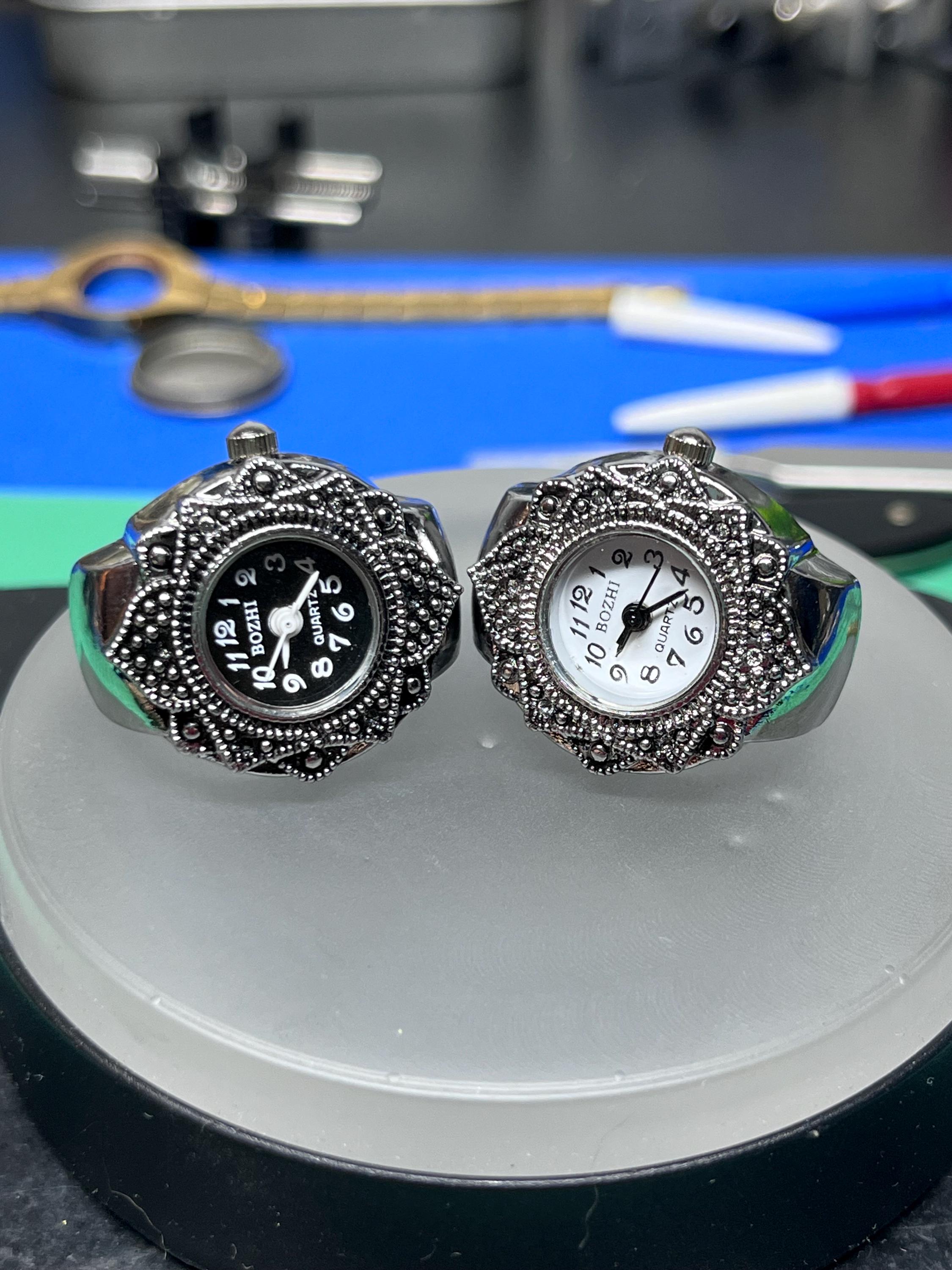 JewelryWe Women Finger Ring Watch