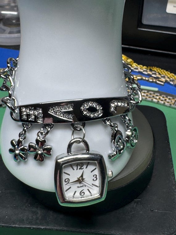 Ladies Neo Vintage Charm Bracelet Watch - Polished Silver  display picture 1
