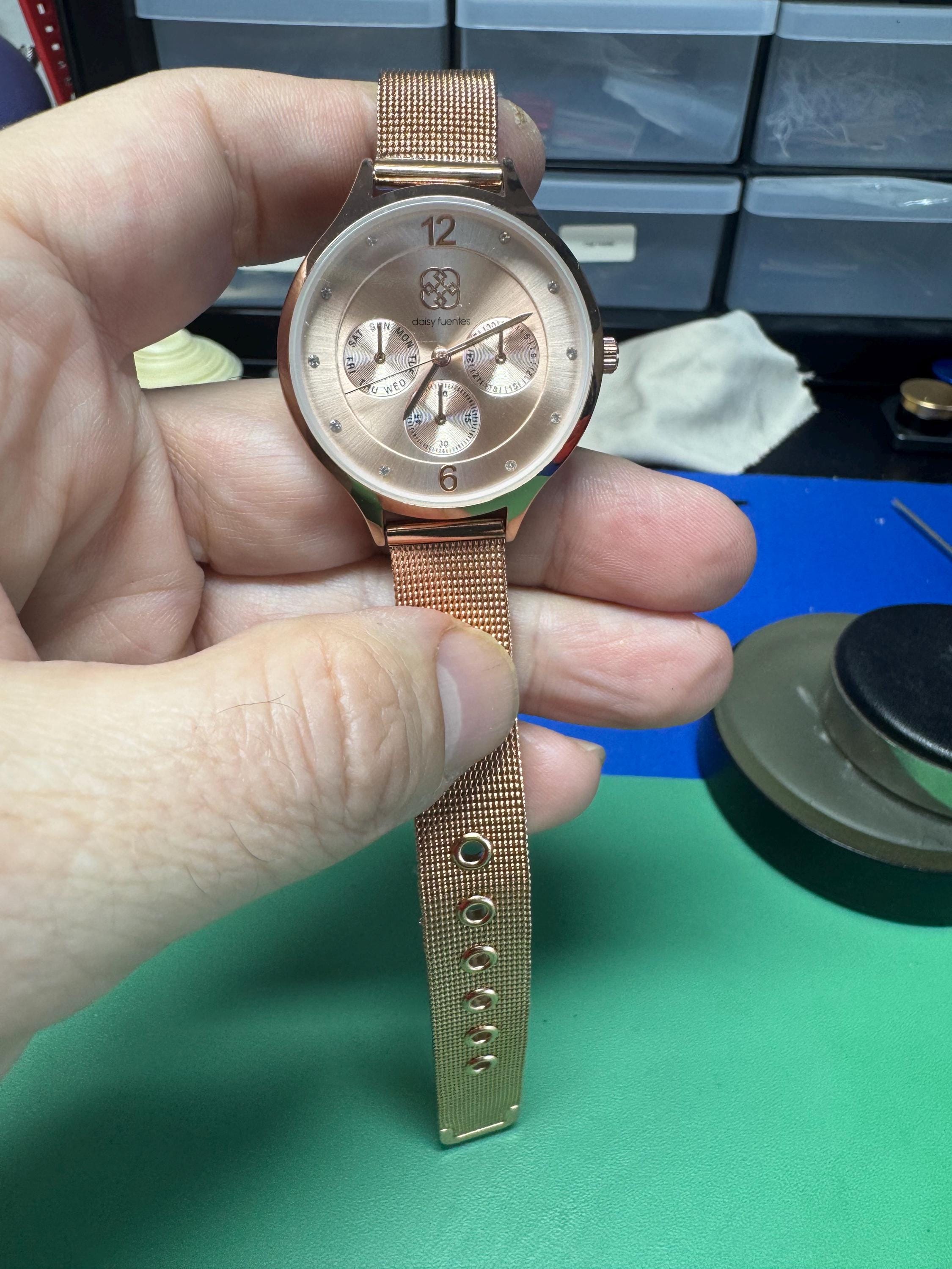 Vintage Daisy Fuentes Rose Gold Watch – Box & Papers  display picture 1