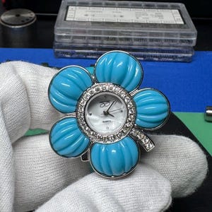 Suzanne Somers Watch - Etsy UK display picture 1