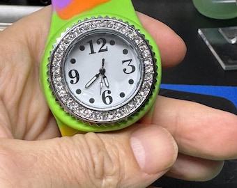 Vibrant Vintage   Rubber Fashion Watch with Rhinestone Bezel - Fully Working