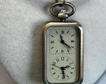 Collar con reloj Neo Vintage de doble hora, colgante de cuarzo, estilo cadena de cuerda.