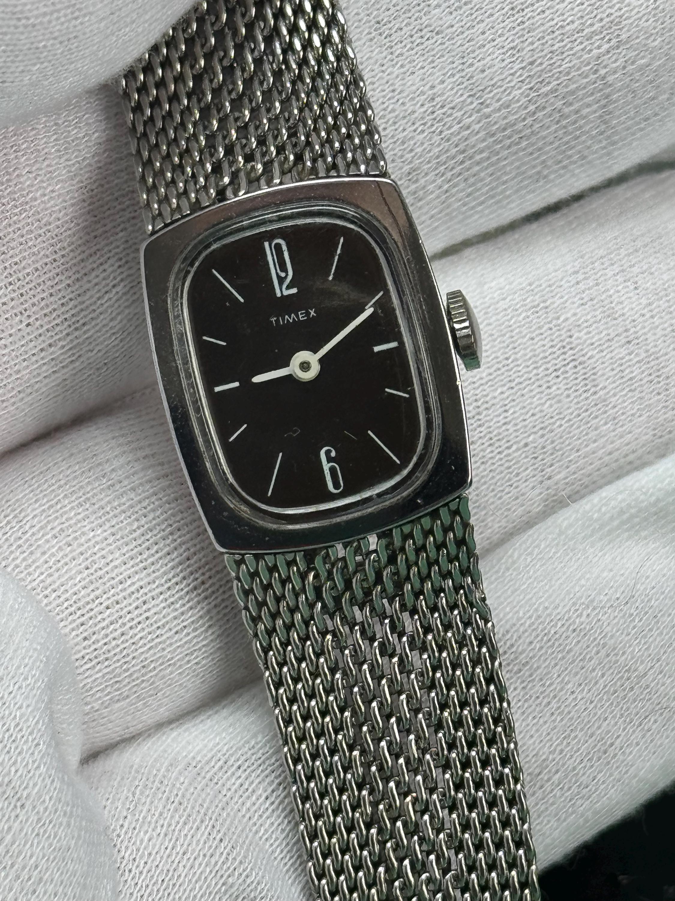 Vintage Timex Ladies Watch - Square Cushion Case with Mesh Bracelet - 1970s Mechanical Timepiece - Working Condition