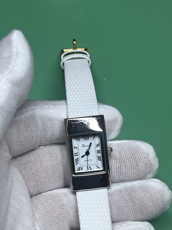 Vintage White Watch: Dainty Leather Band, New Bat… - image 4