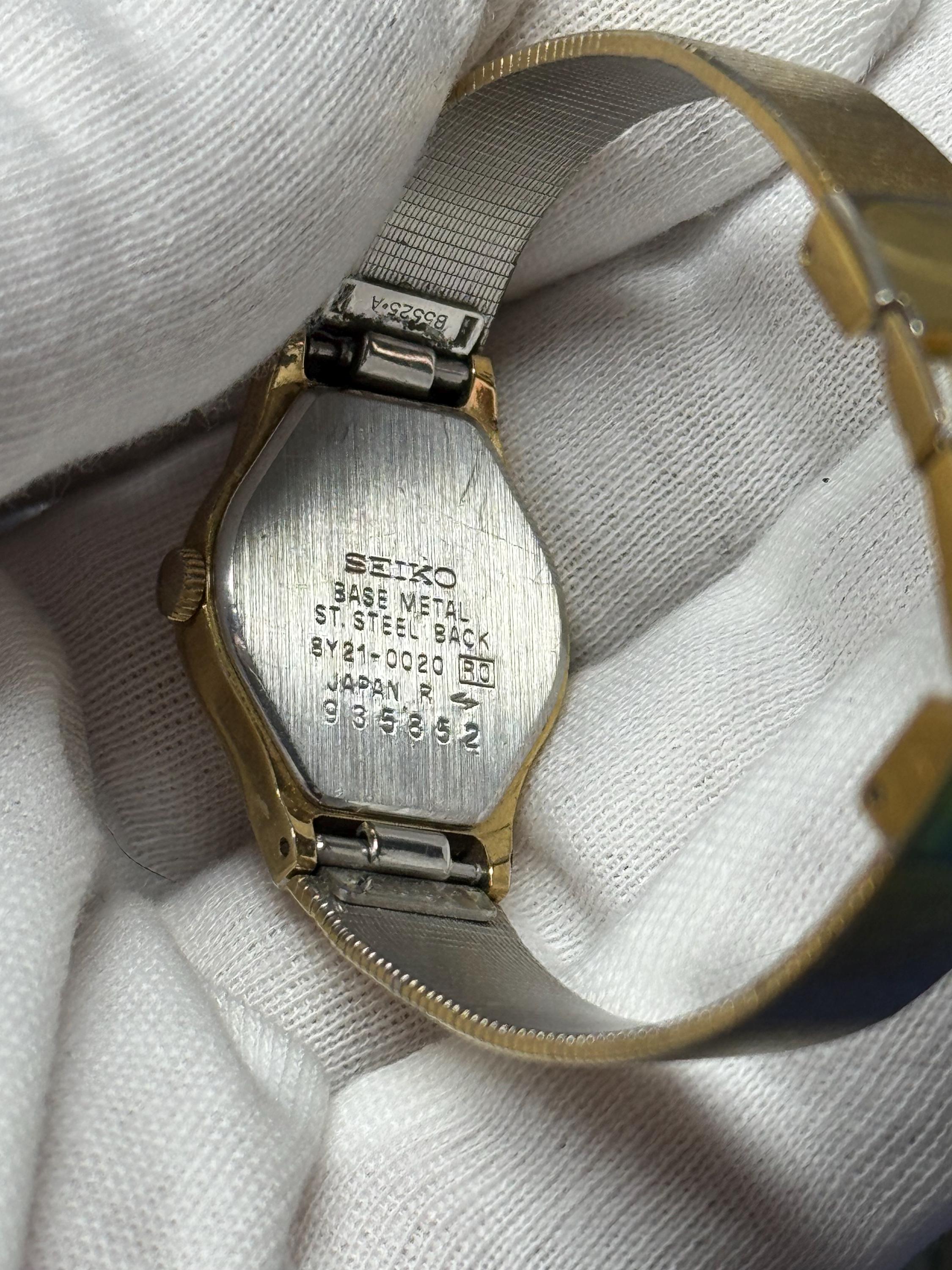 Vintage Seiko Ladies Watch Two Tone 1980s Quartz 8y21-0020 Seiko SX Watch Women 20mm Champagne Dial Gold Tone Round  main image 3