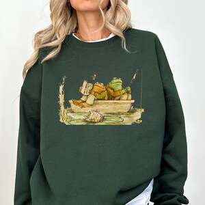 Frog and Toad Fishing Sweatshirt, Frog Lovers Sweatshirt, Frog Fishing  Sweatshirt, Vintage Cute Frog Sweatshirt, Gift for Frog Lovers Shirt 