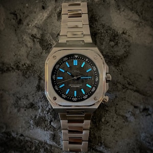 Custom ‘Major Tom’ Real meteorite dial watch
