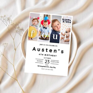 K&ouml;nnte beinhalten: Eine wei&szlig;e Geburtstagseinladung mit einer Fotocollage eines Jungen, der seinen vierten Geburtstag feiert. Die Einladung lautet "Feiern Sie mit uns Austens 4. Geburtstag" und enth&auml;lt Datum, Uhrzeit und Ort der Party.
