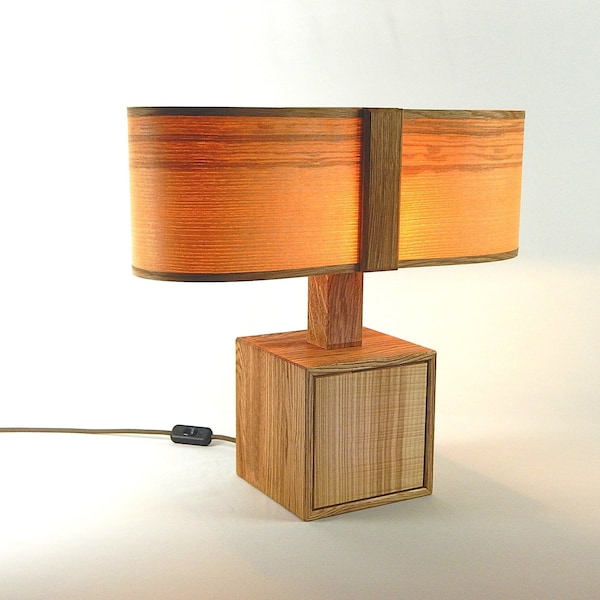 Lampe de table « Vetrina », lampe de chevet, lampe en bois, lumière chaude, confort, art du bois, lampe décorative, chêne, frêne d'olivier, lampe en placage