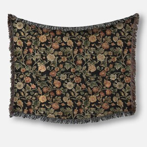 Floral Woven Blanket, Cozy Throw for Home Décor, Vintage Style Bedspread, Gift for Housewarming, Boho Room Accent, Warm Tapestry Blanket